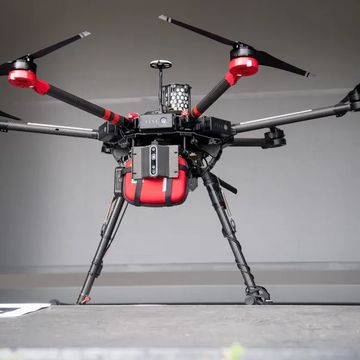 En drone med hjertestarter var med på å redde livet til 71-åring: – Revolusjonerende teknologi