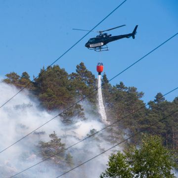  Ombo-brannen i Rogaland: Har satt inn full styrke søndag morgen  