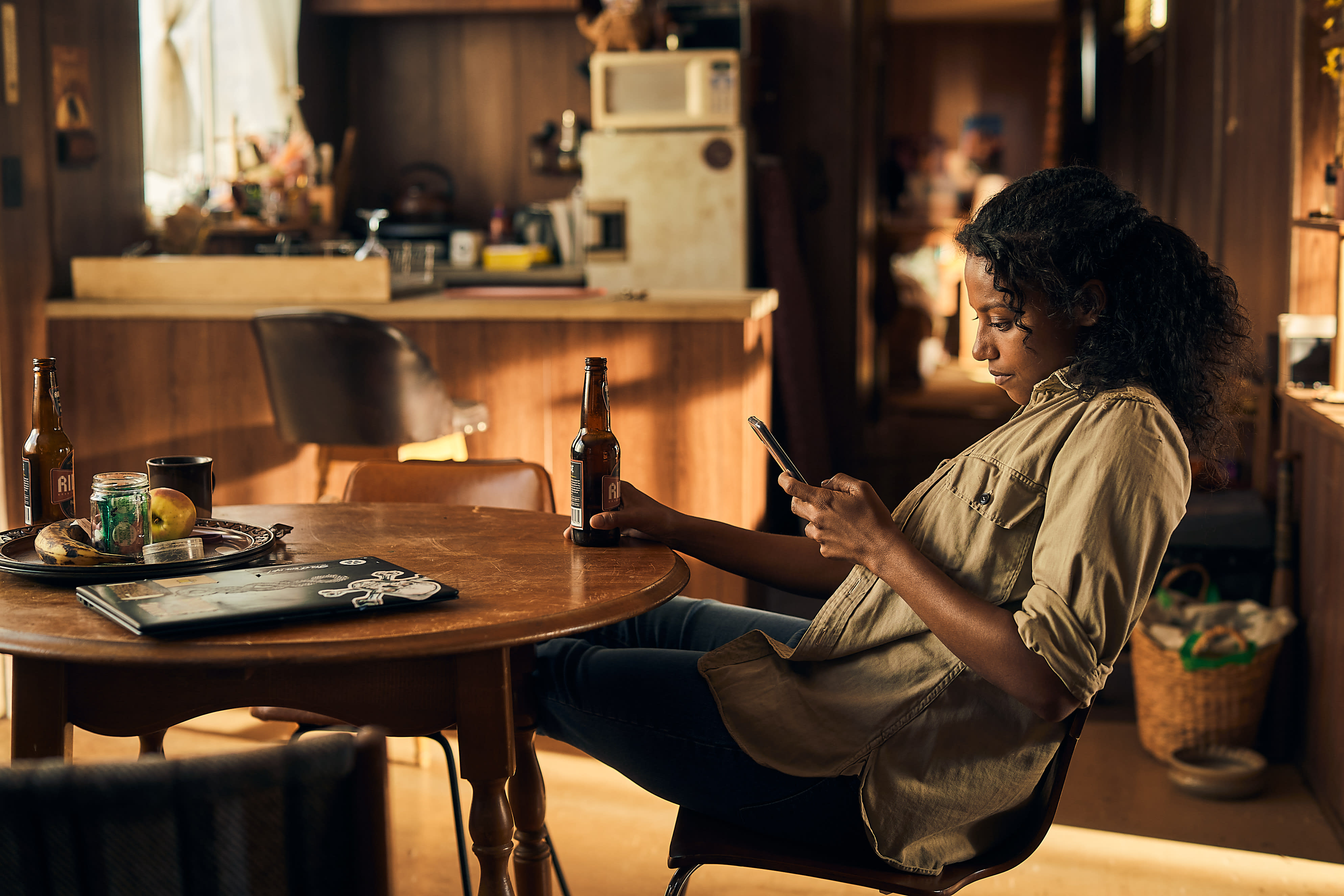 Er Luci (Shalom Brune-Franklin) til å stole på?