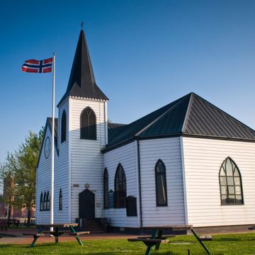 De fryktet at den norske kirken fra 1869 skulle bli en McDonald’s. Men nå ser det lysere ut. 