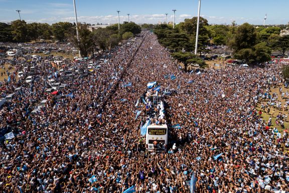 Kaos da heltene skulle hylles: Argentinas parade avbrutt – helikoptere skal ha hentet ut spillerne
