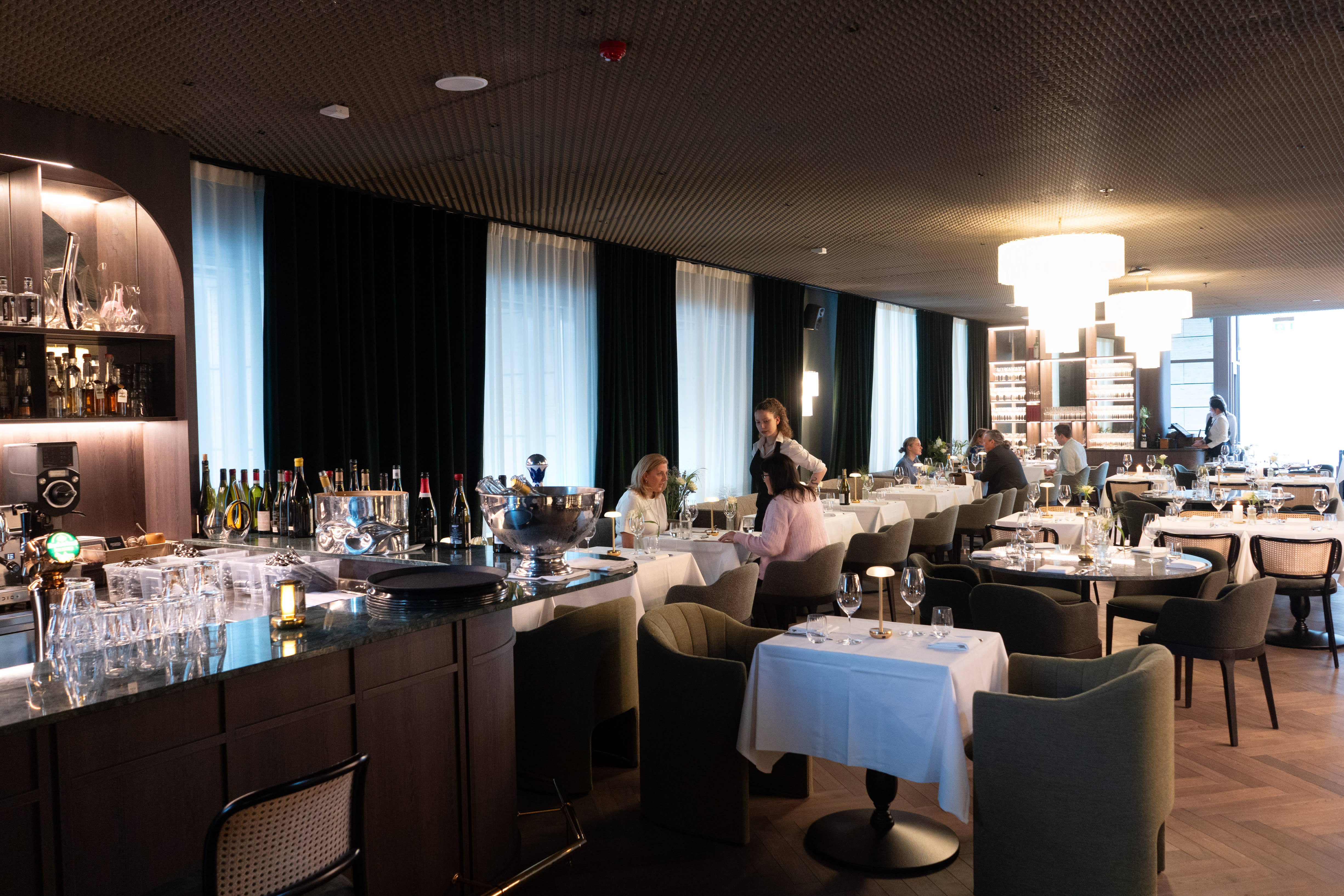 Cru er litt stivere enn før, men maten har aldri vært bedre