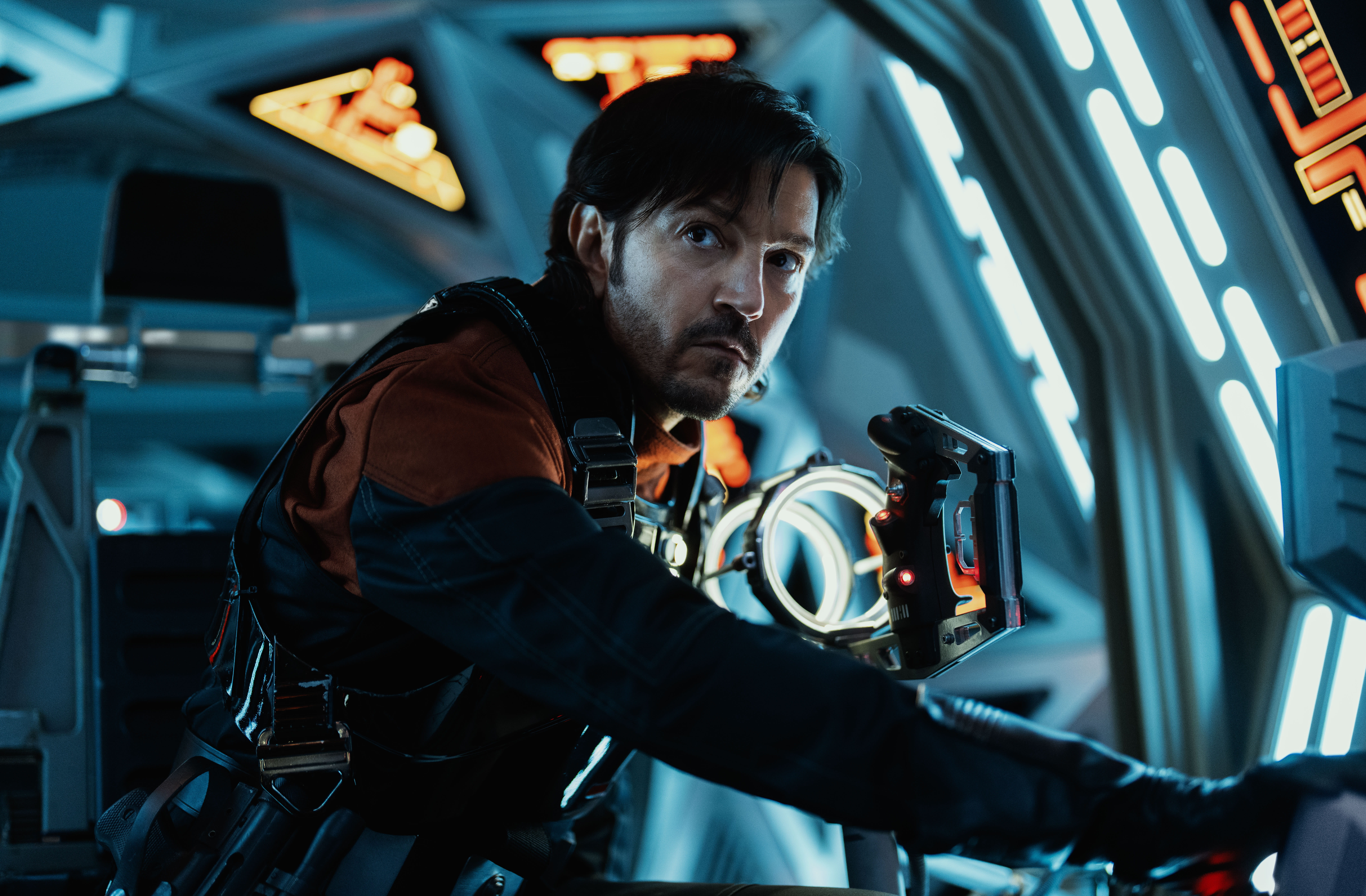 Diego Luna spiller Cassian.