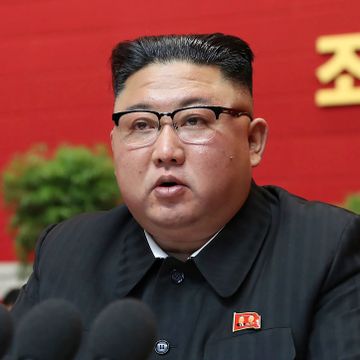 Kim Jong-un innrømmer at Nord-Koreas utviklingsplan har mislyktes