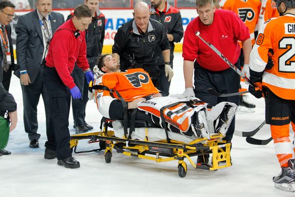 Dramatiske scener i NHL: Spiller ble liggende livløs på banen
