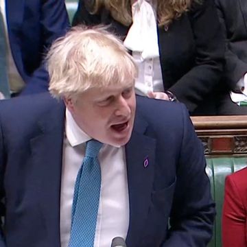 Boris Johnson møtte gjentatte krav om at han må trekke seg