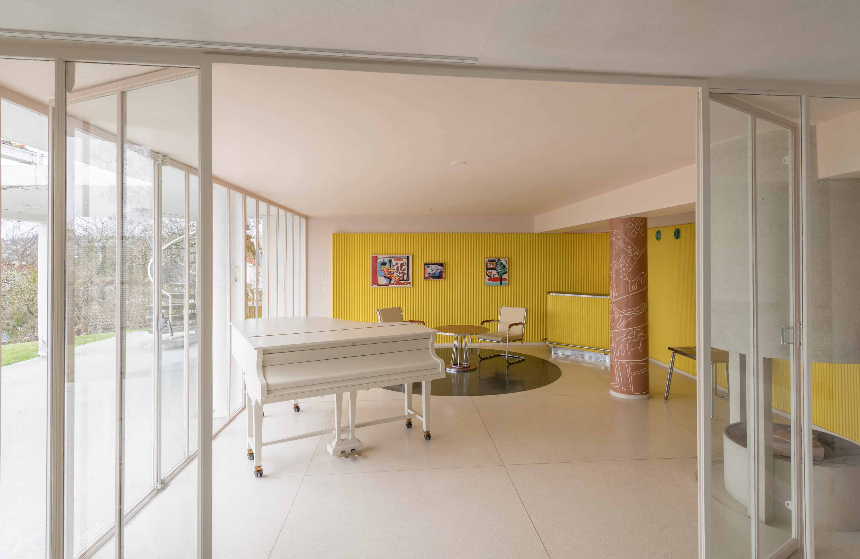 Gult, grønt og blått er farger som går igjen i villaen. Nasjonalmuseet forteller at de får mange henvendelser fra unge folk som er interessert i fargekodene. 