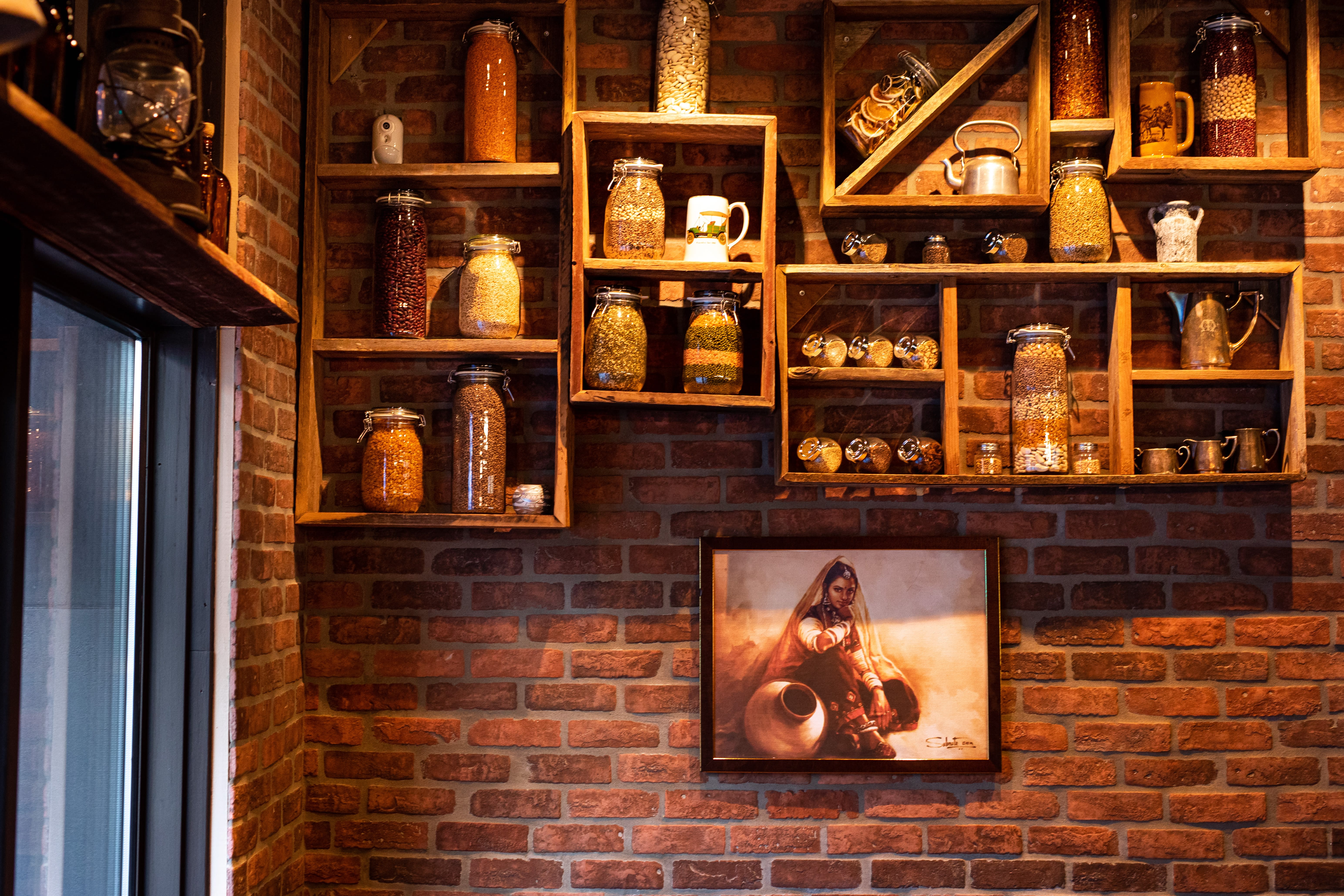 Interiøret har fått et røffere preg.