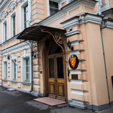 Russland utviser ti norske diplomater: – En hevnaksjon