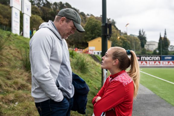 Den tidligere fotballproffen kjører ti timer for å se datteren spille for Sandviken