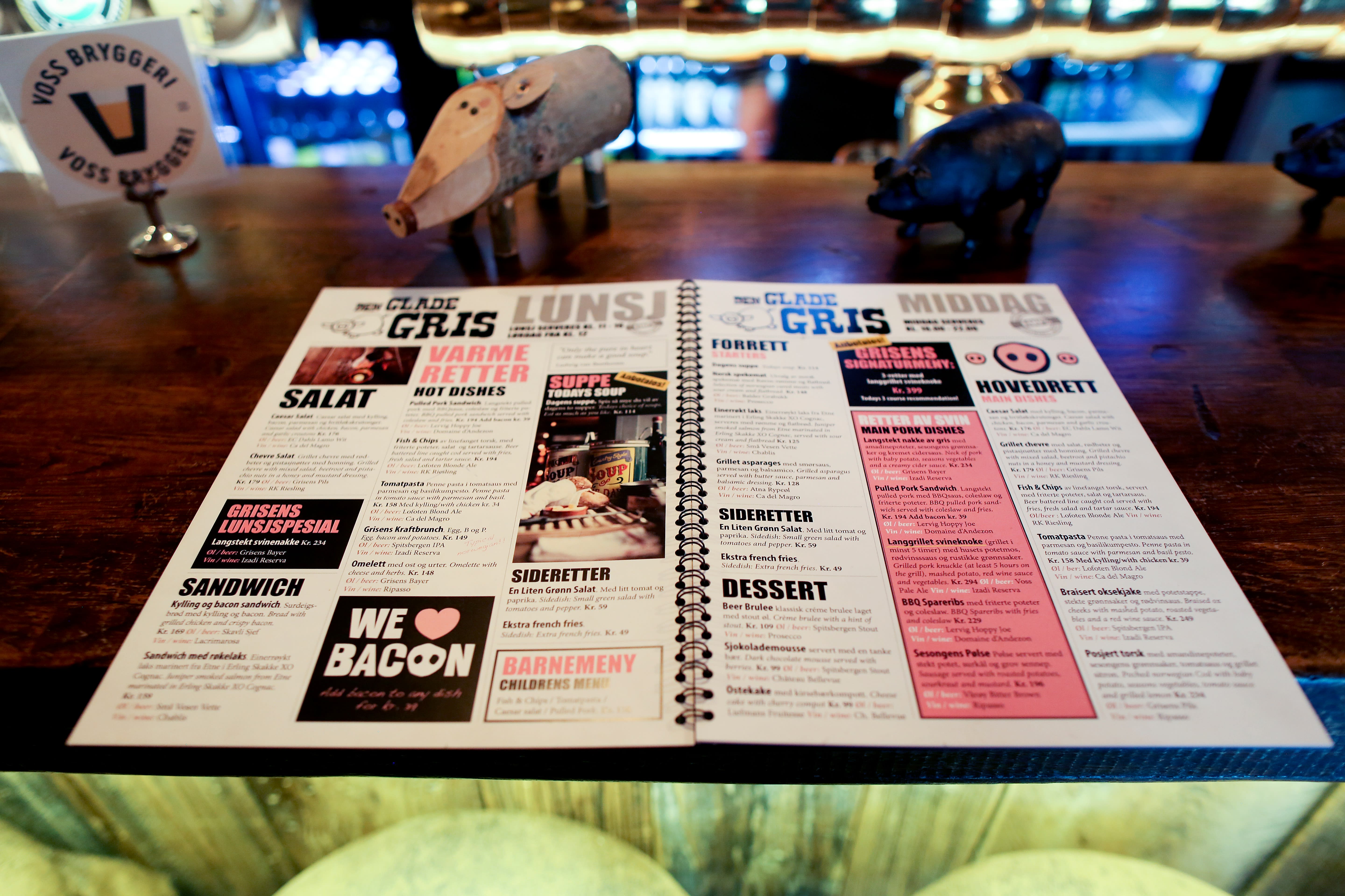 Her har man drevet kreativ brainstorming. Menyen hos Den Glade Gris er spennende lesning. 