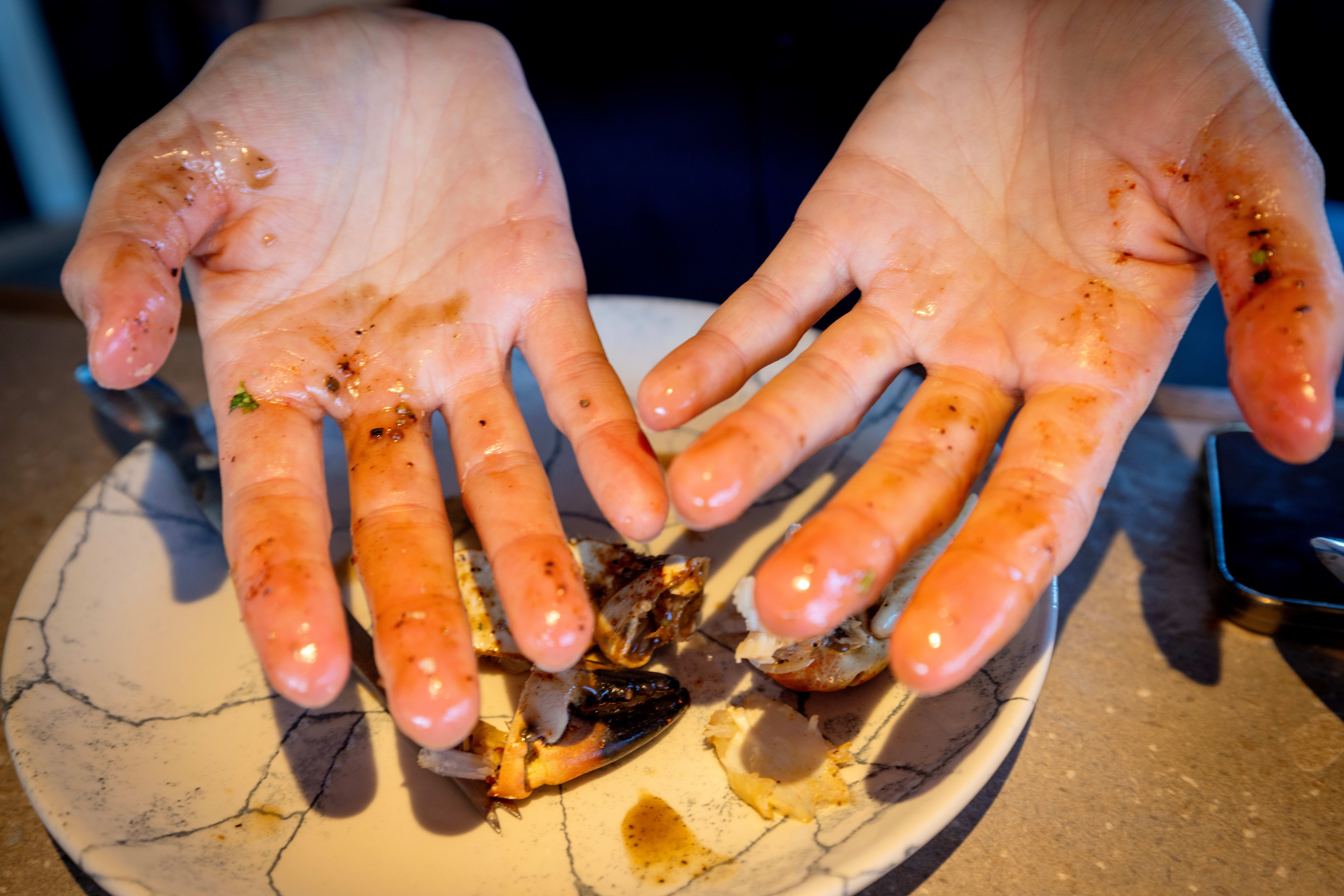 Ikke vær redd for å bli litt klissete, er kokkens råd. 