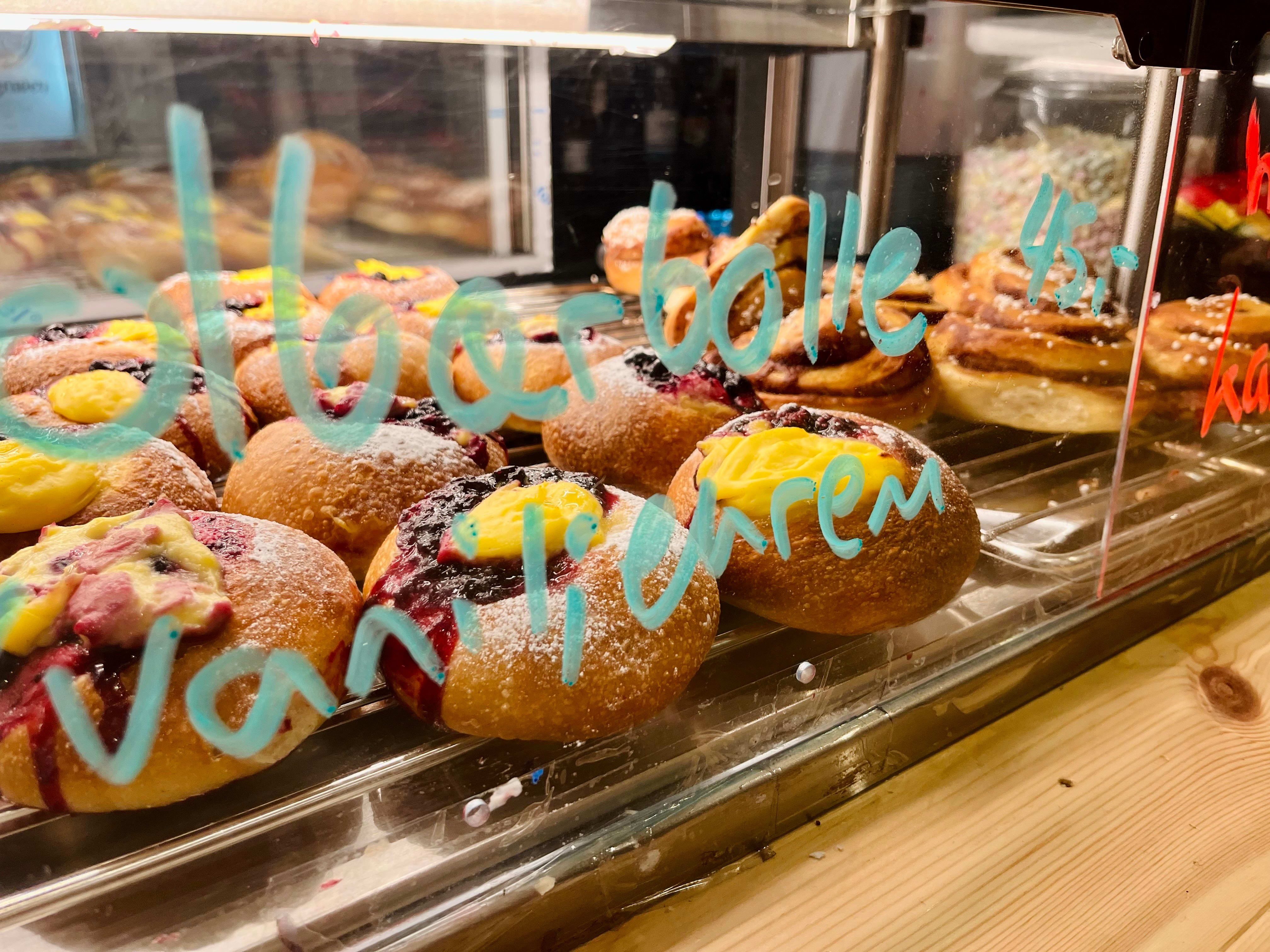 Solbærbollen er en søt og syrlig fornøyelse. 