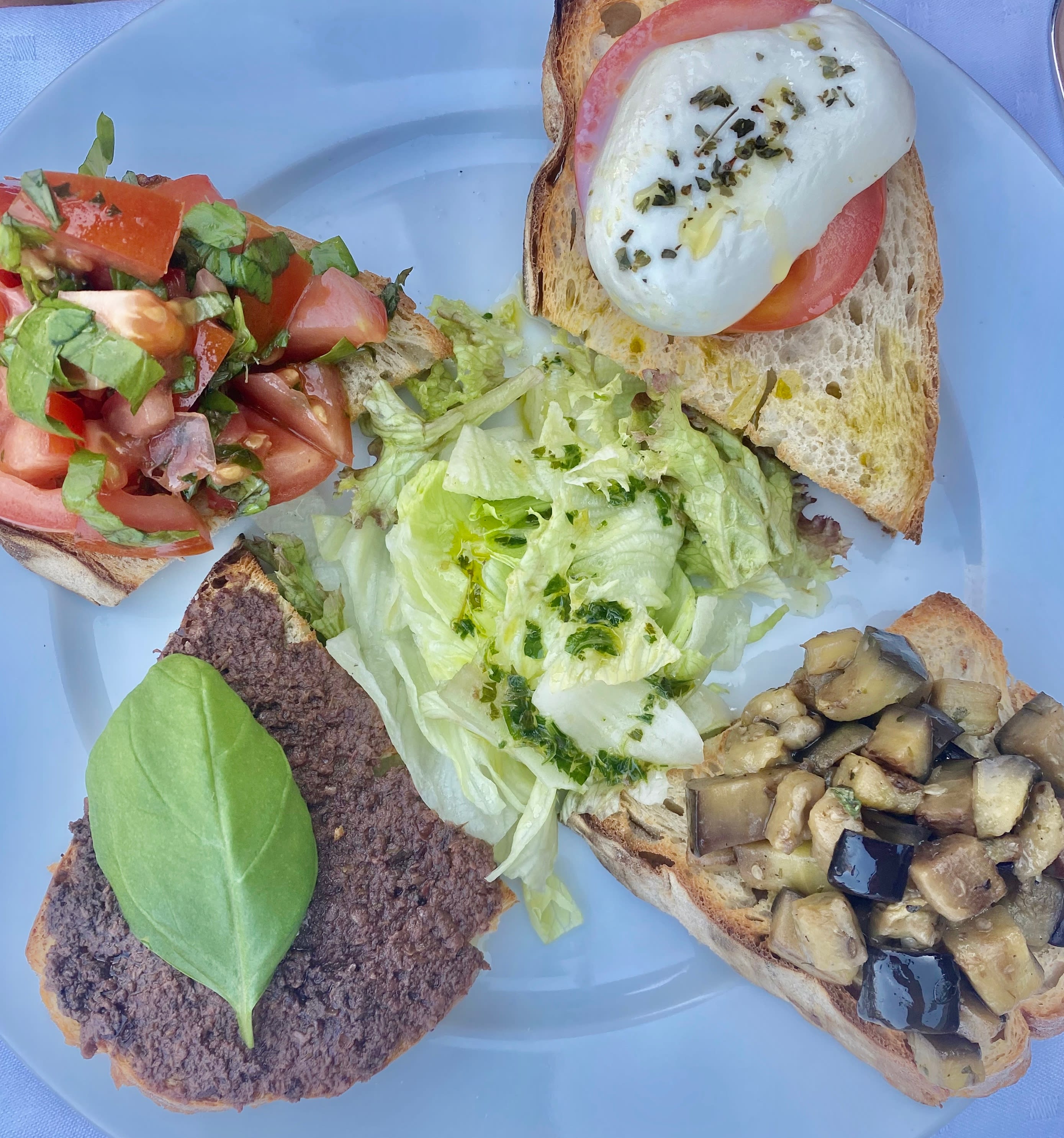 Variert, sprø og velsmakende bruschetta. 