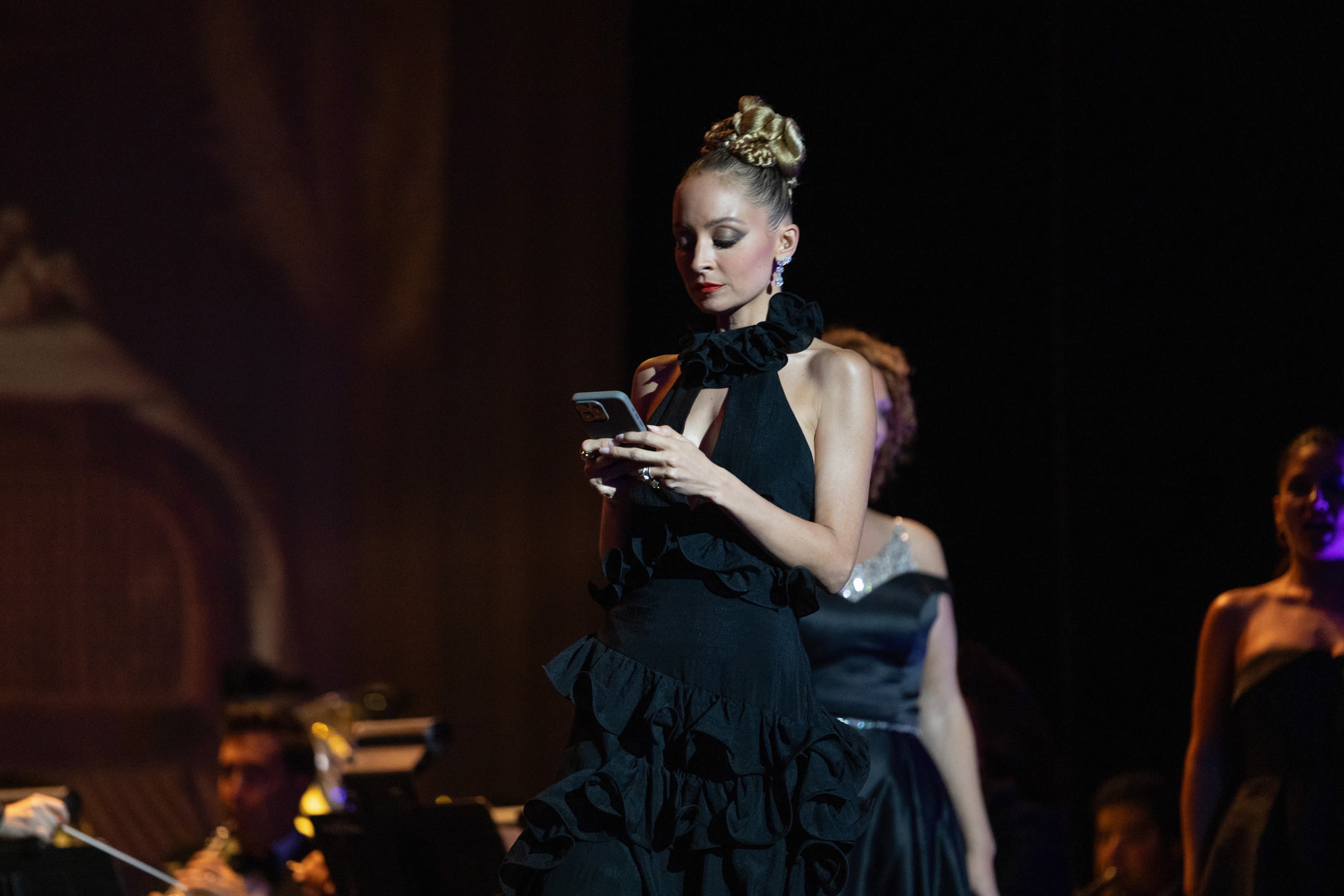 «Paris & Nicole: The Encore»: Først og fremst reklame for kjøkkenredskap