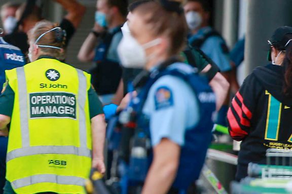 Terrorangrep på kjøpesenter i New Zealand. Knivmann var under konstant overvåking.