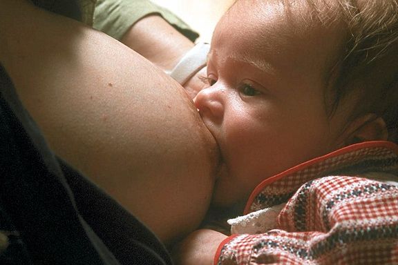 Ammehjelpen frustrert over stadig å bli slettet fra Facebook: – Det er der vi treffer absolutt flest nybakte mødre