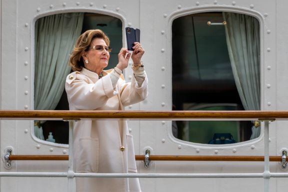 Dronningen om cruiseutslipp i fjordene: «Du går faktisk i eksos»