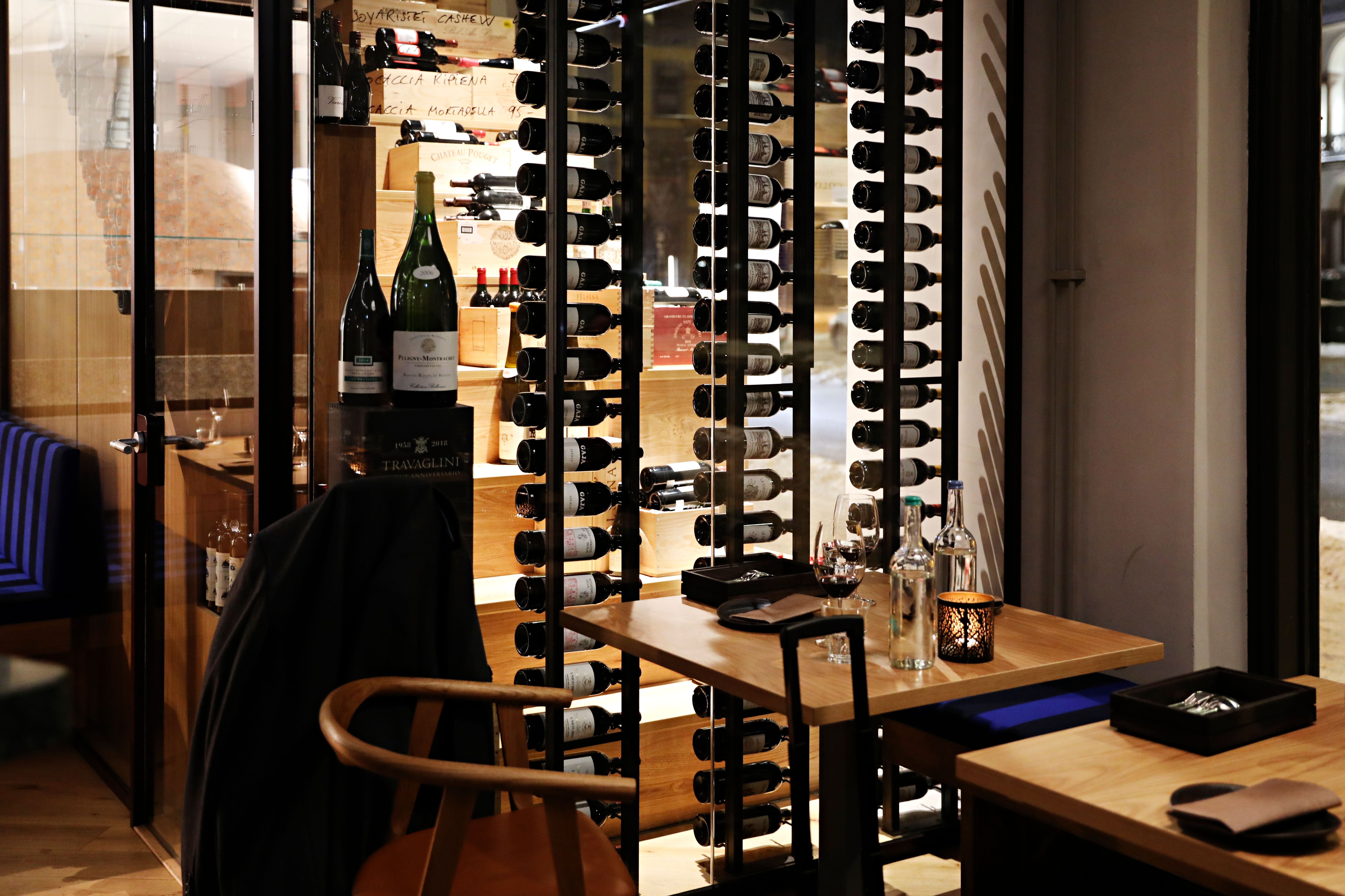 De dyre vinene er fint priset hos Vintoteket. 