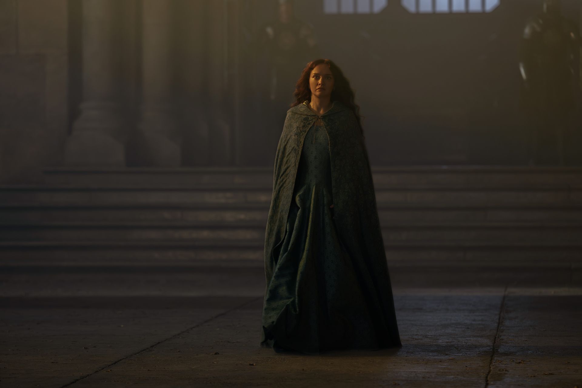 Alicent Hightower (Olivia Cooke) blir mer og mer alene.