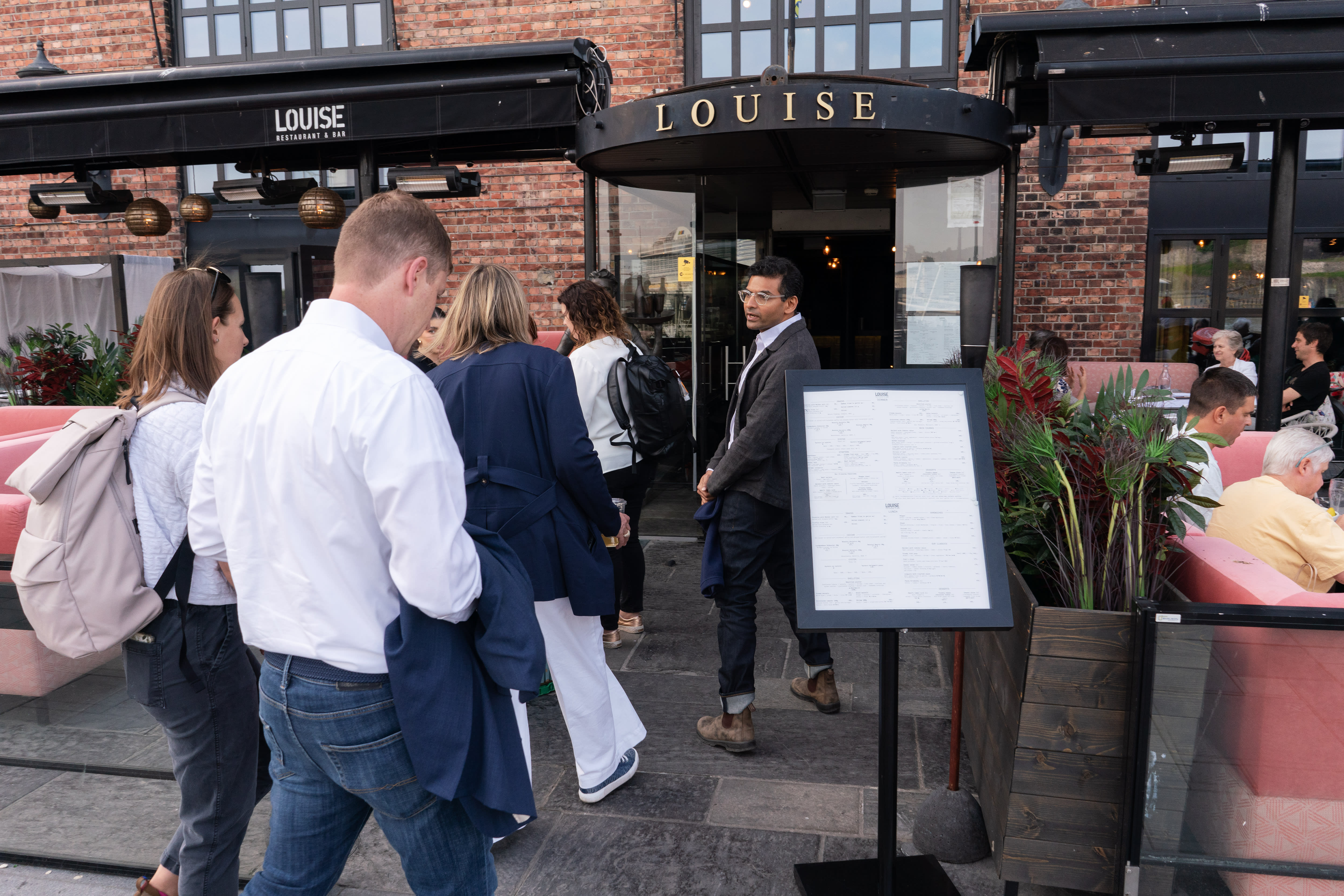 På denne uteserveringen koker det på sommerdager.