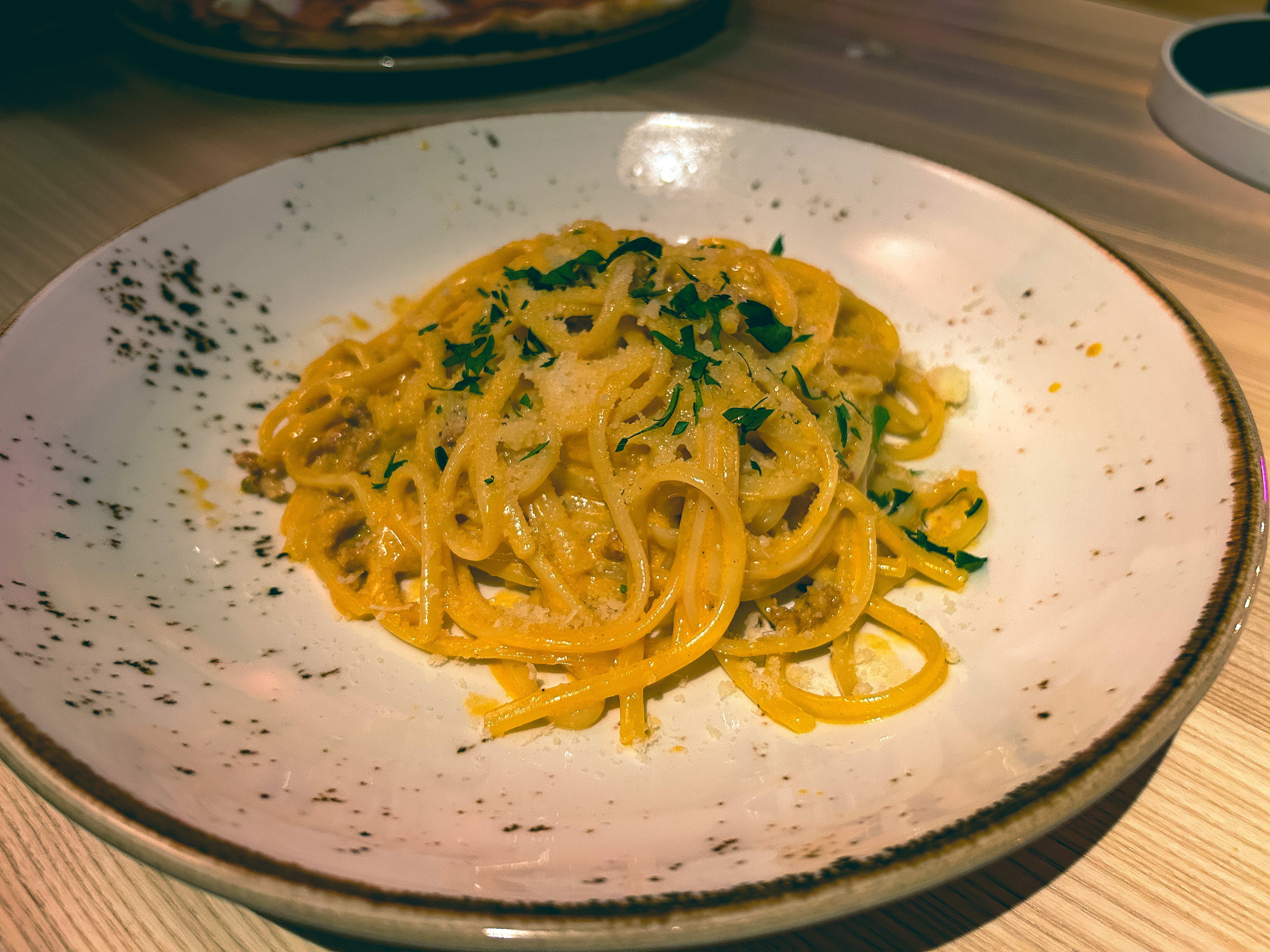 Vi har testet matbodene i kjelleren på Paleet. Maten varierer fra helt grei til fantastisk.