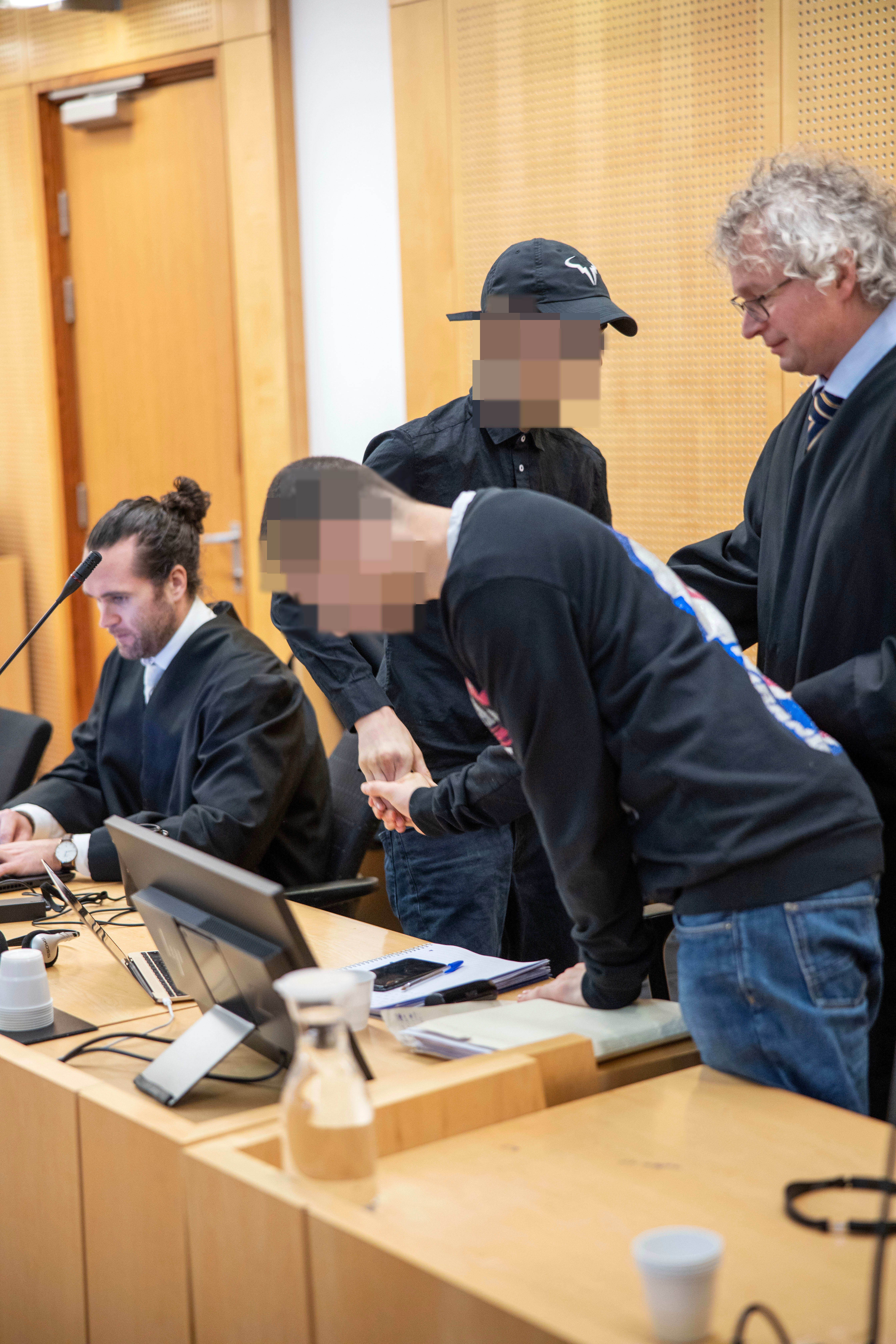 Har brukt minst 43 millioner kroner på de to brødrene. Ingenting har stoppet deres kriminelle løpebane.