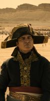 Joaquin Phoenix er en stormannsgal og komisk Napoleon