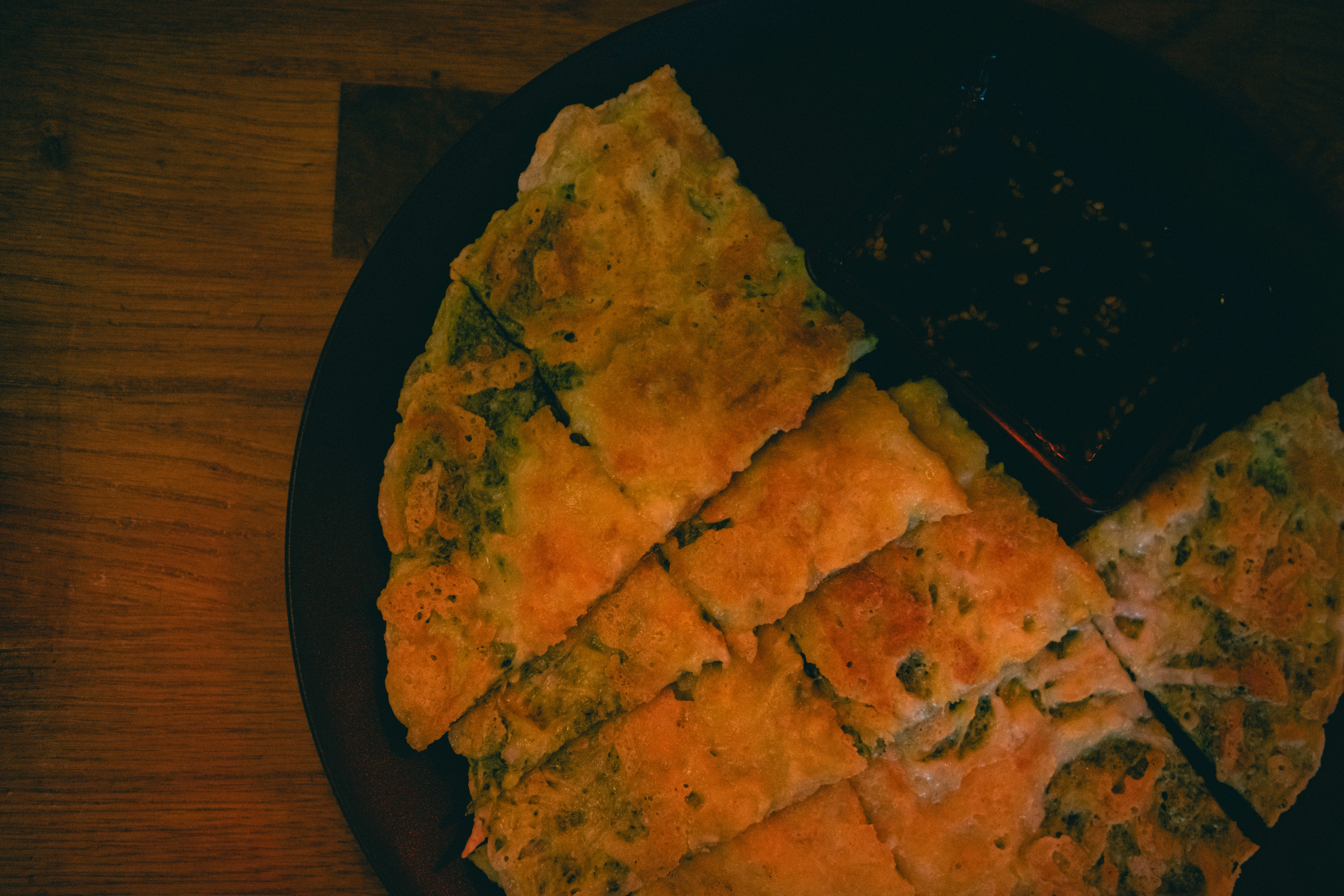 Chijimi – koreansk pannekake med spinat og ost.