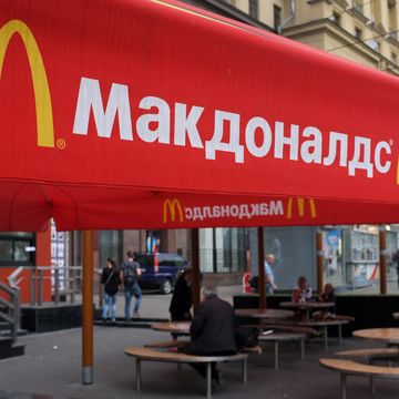 McDonald's har solgt seg ut av Russland. Styres under annet navn. 