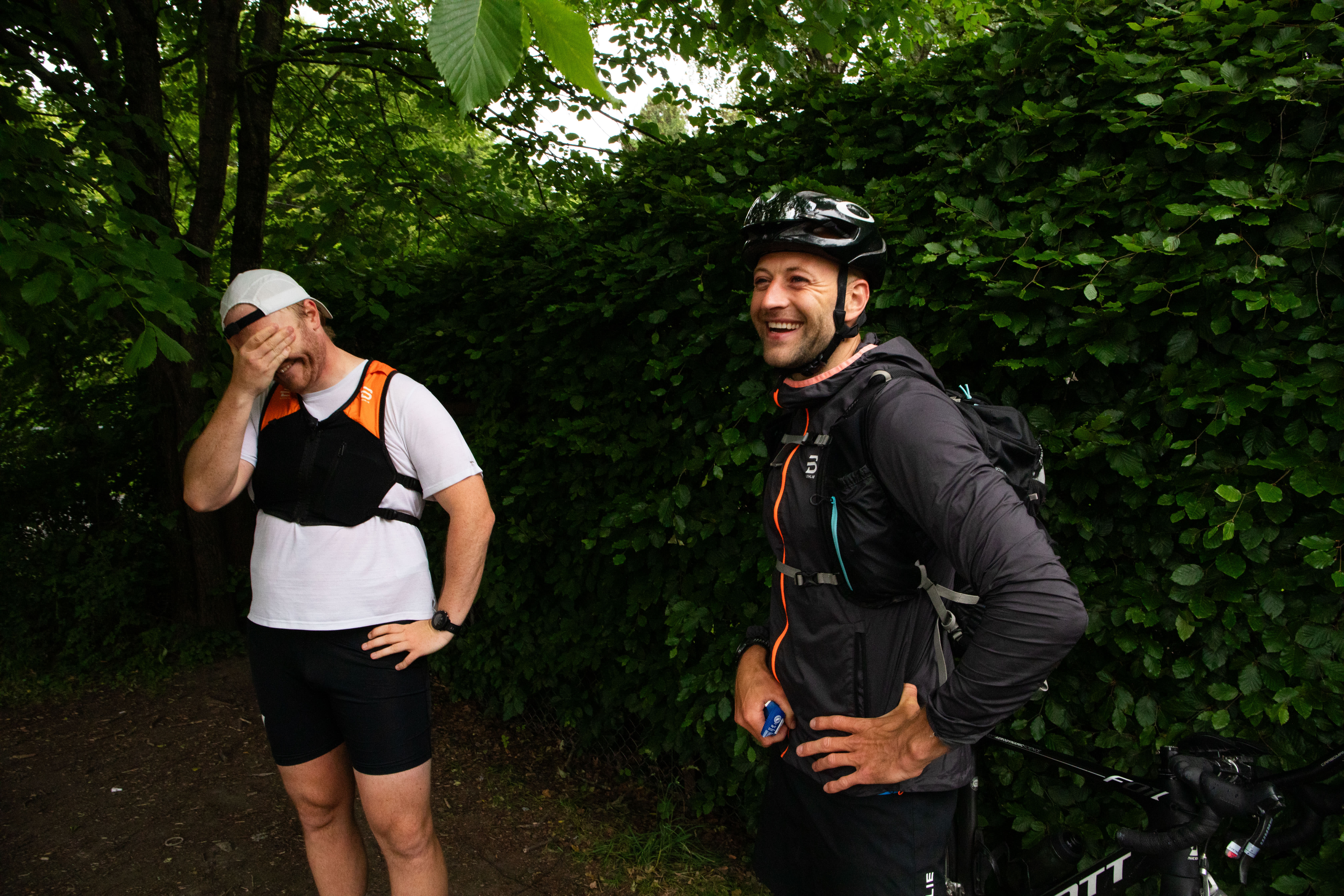Fredrik Strohkirchen (t.v.) og Anton Heldal er ferdige med dagens økt og klare for å gripe dagen.
