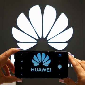 Kraftig omsetningsvekst for Huawei tross kritikk og sanksjoner
