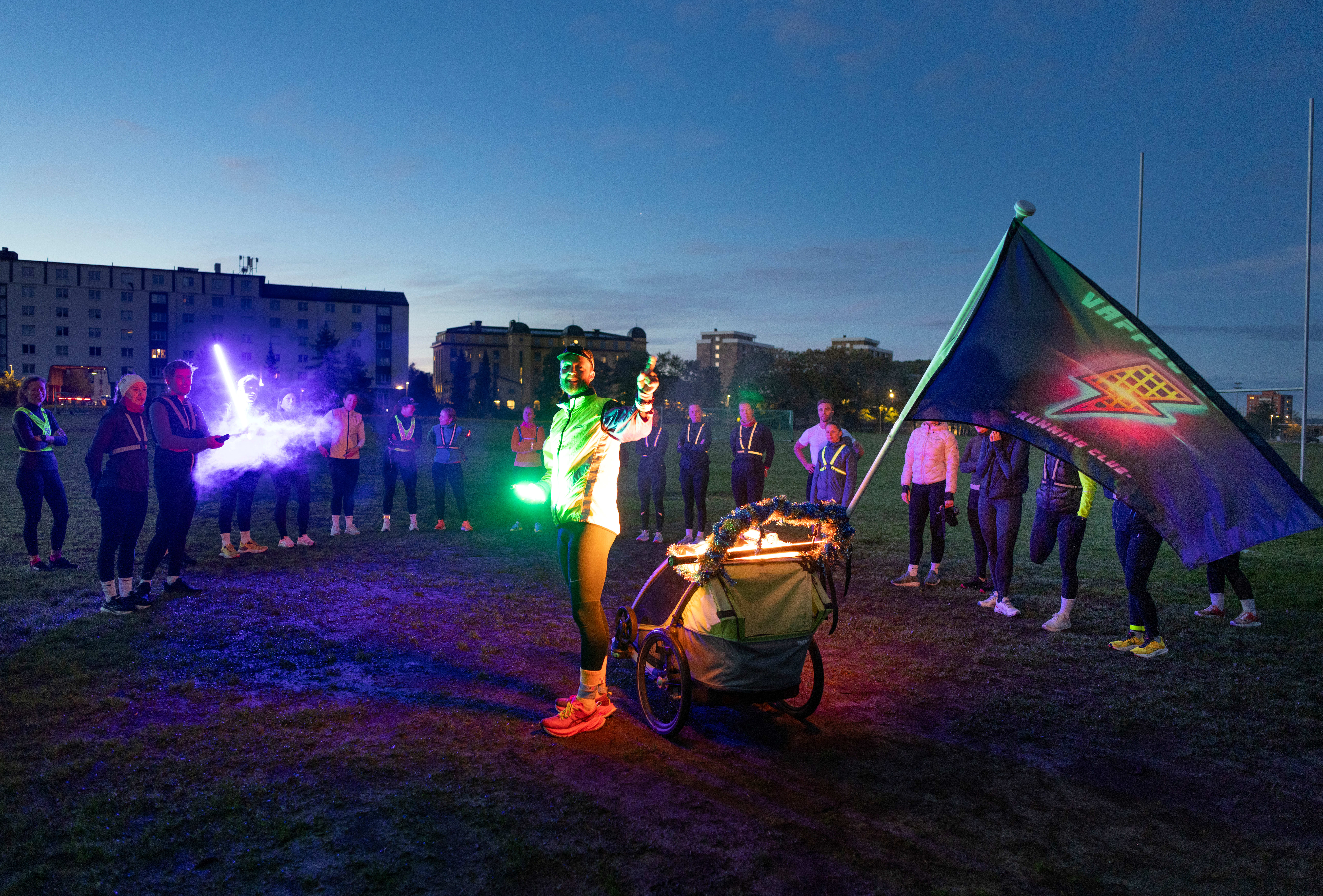 Selv om årets første frostnatt hadde meldt sin ankomst, dukket mange opp til grytidlig diskojogg med Thomas Engeset.