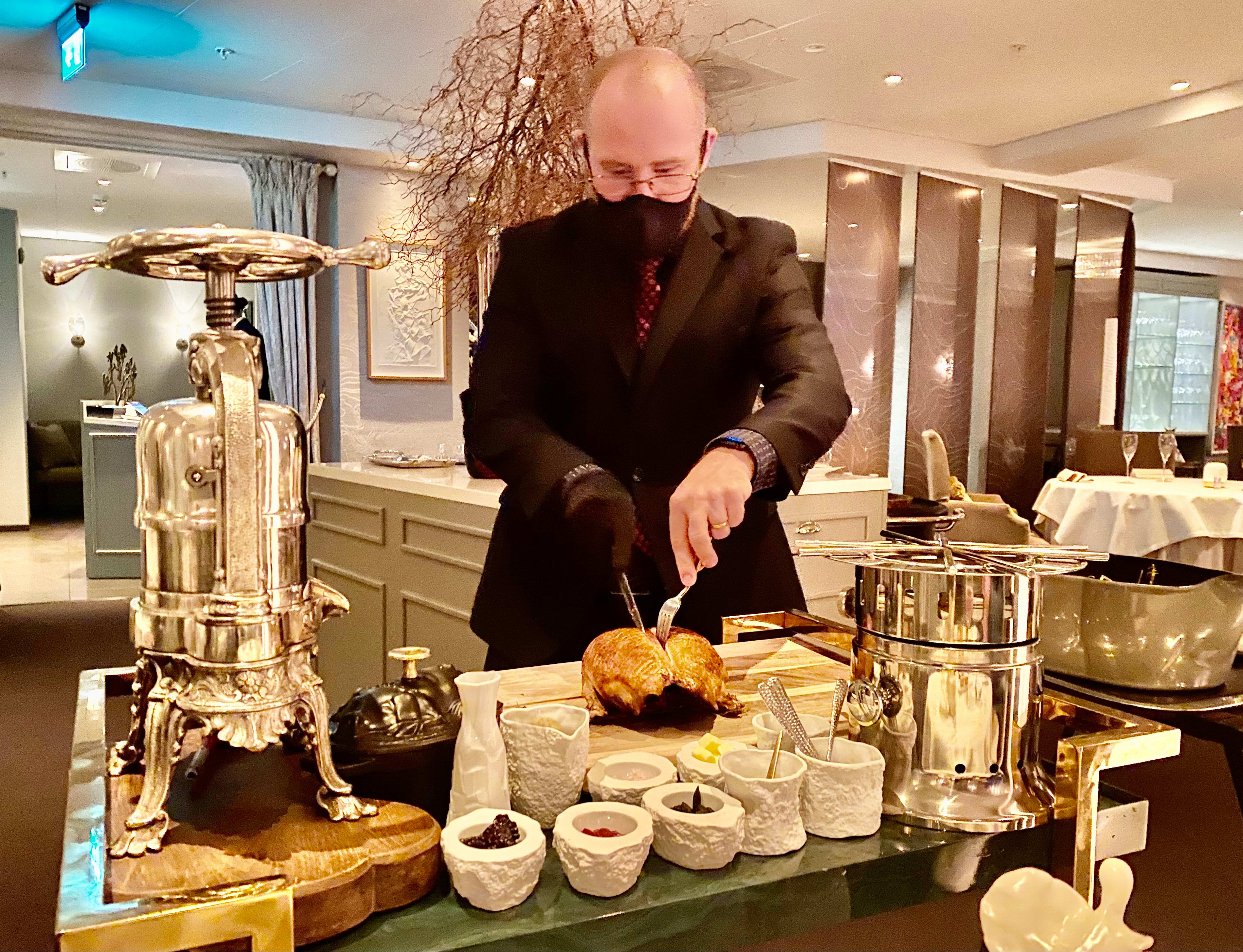 Til og med presset and høres godt ut når det kommer fra en tralle.