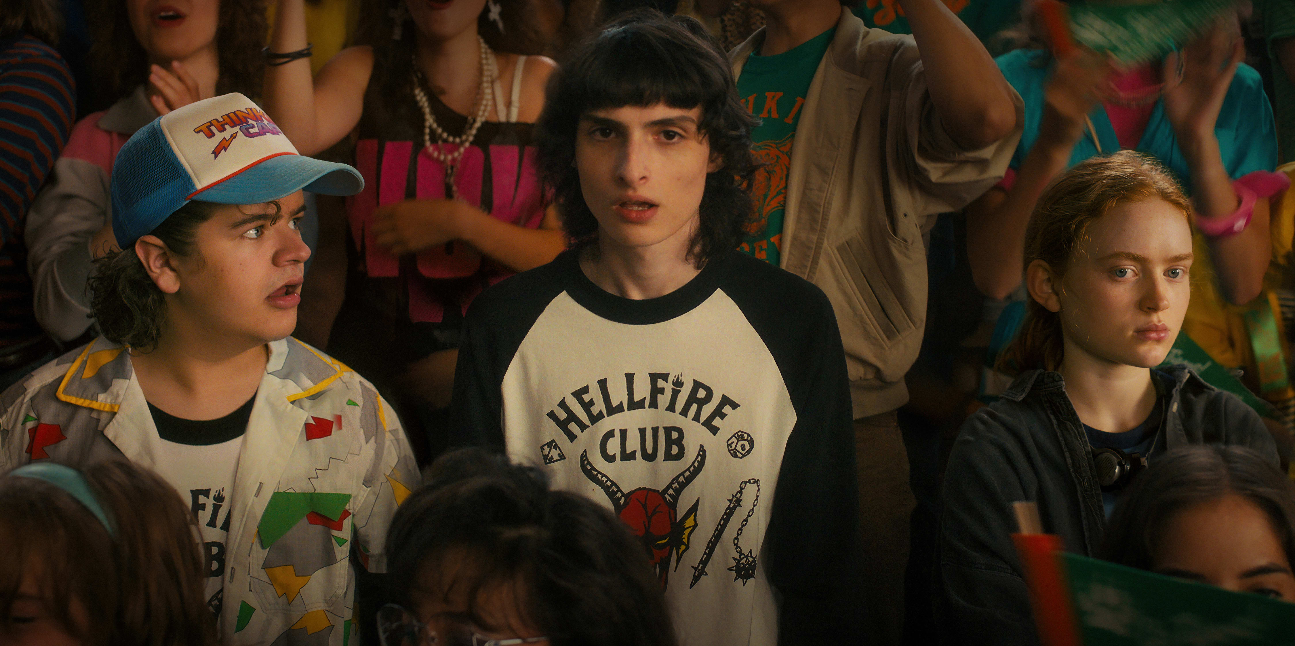 Basketball, seriøst? Hvorfor må vi være her, lurer Dustin (Gaten Matarazzo), Mike (Finn Wolfhard) og Max (Sadie Sink) på.