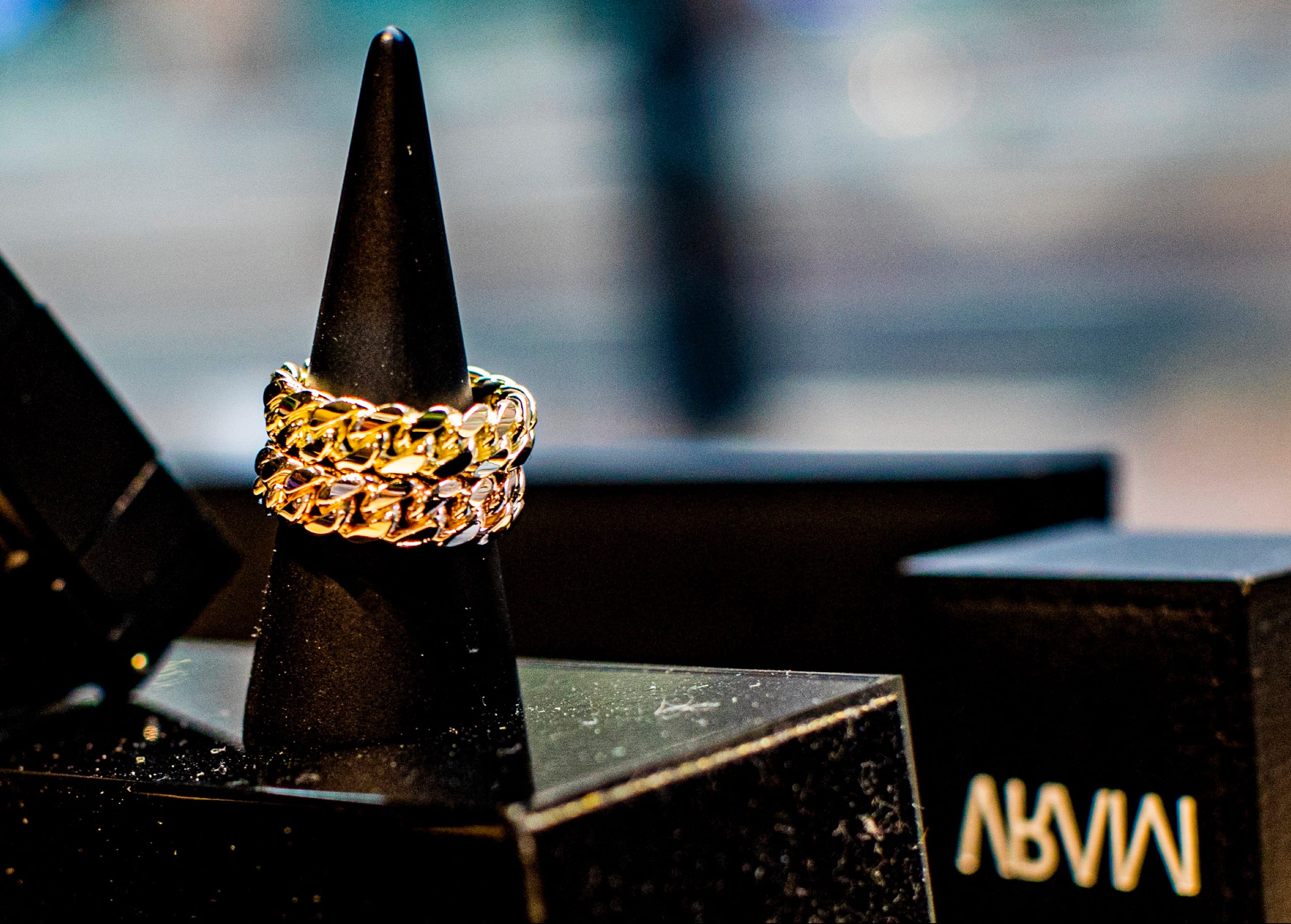 «Marv Cuban link ring». Vanlig leveringstid er seks til åtte uker. 