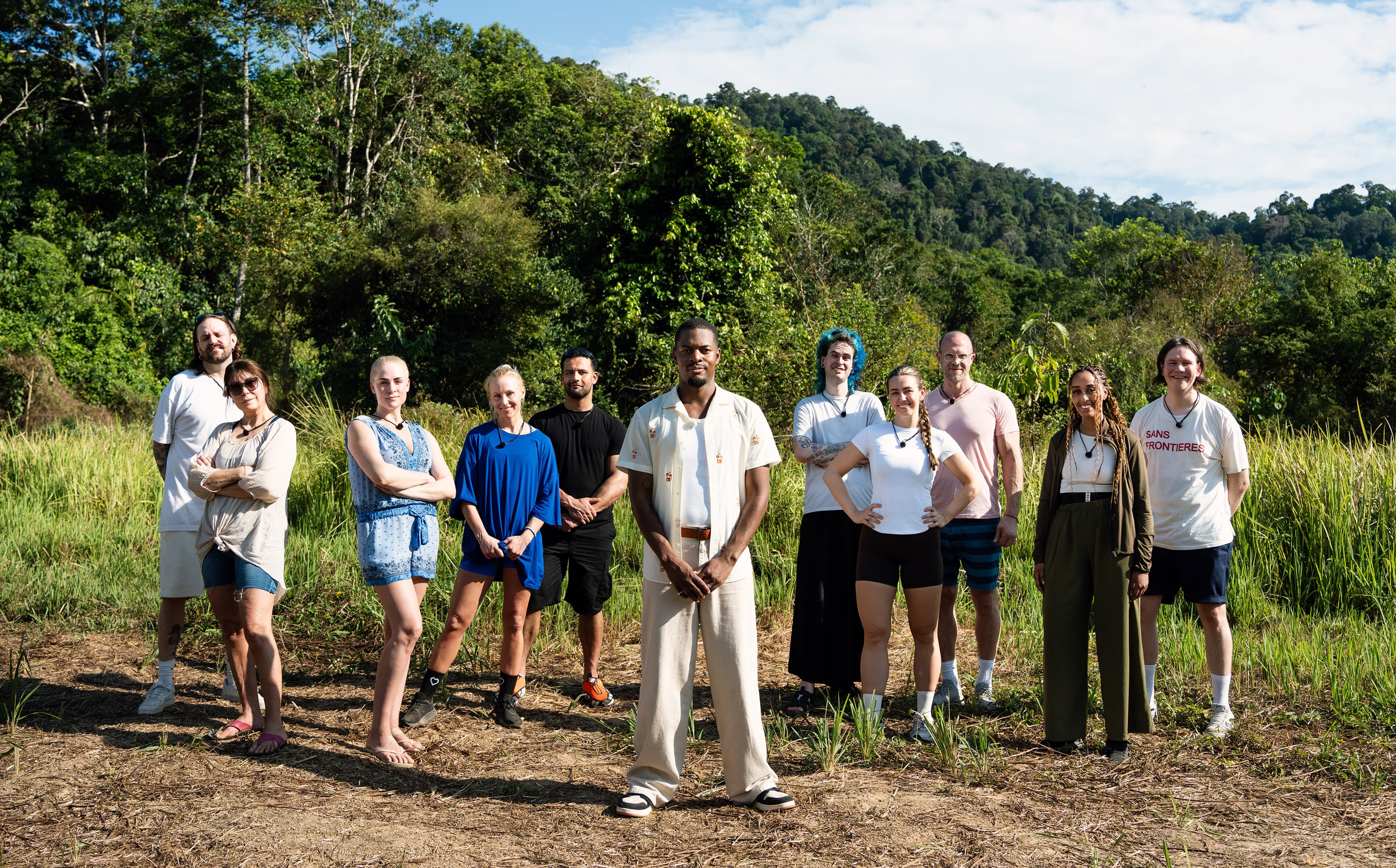 Ti deltagere, som ikke er kjendiser, må samarbeide for å vinne premiepotten på 2,5 millioner kroner. 