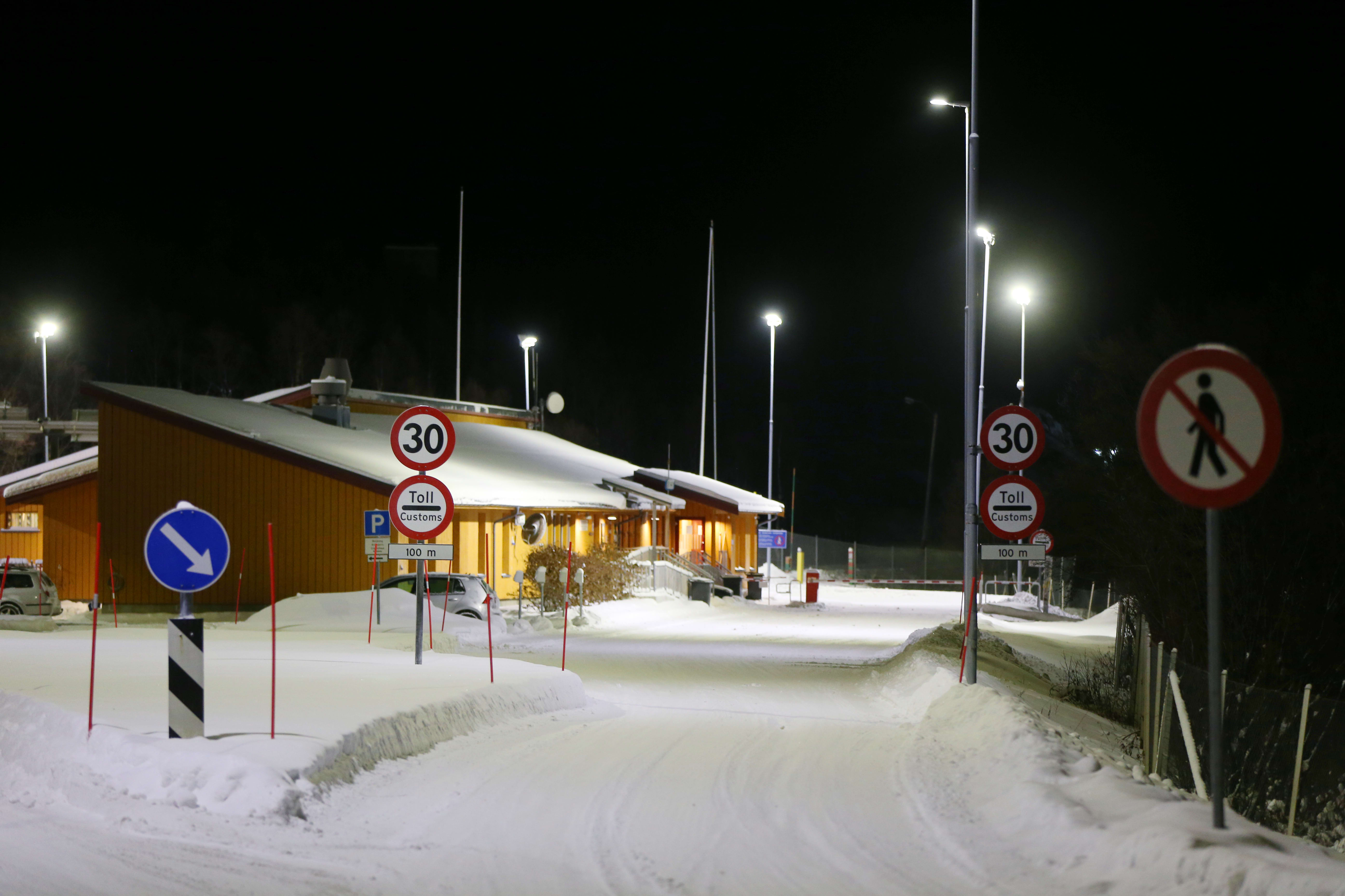 Havner og grenseoverganger stenges. Norske bileiere kan merke Russland-sanksjoner i vinter.