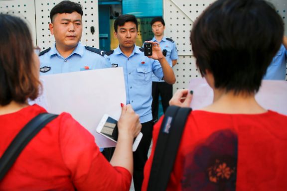  12 regimekritikere i Kina forteller åpent om skrekkbehandlingen de fikk da de ble tatt 