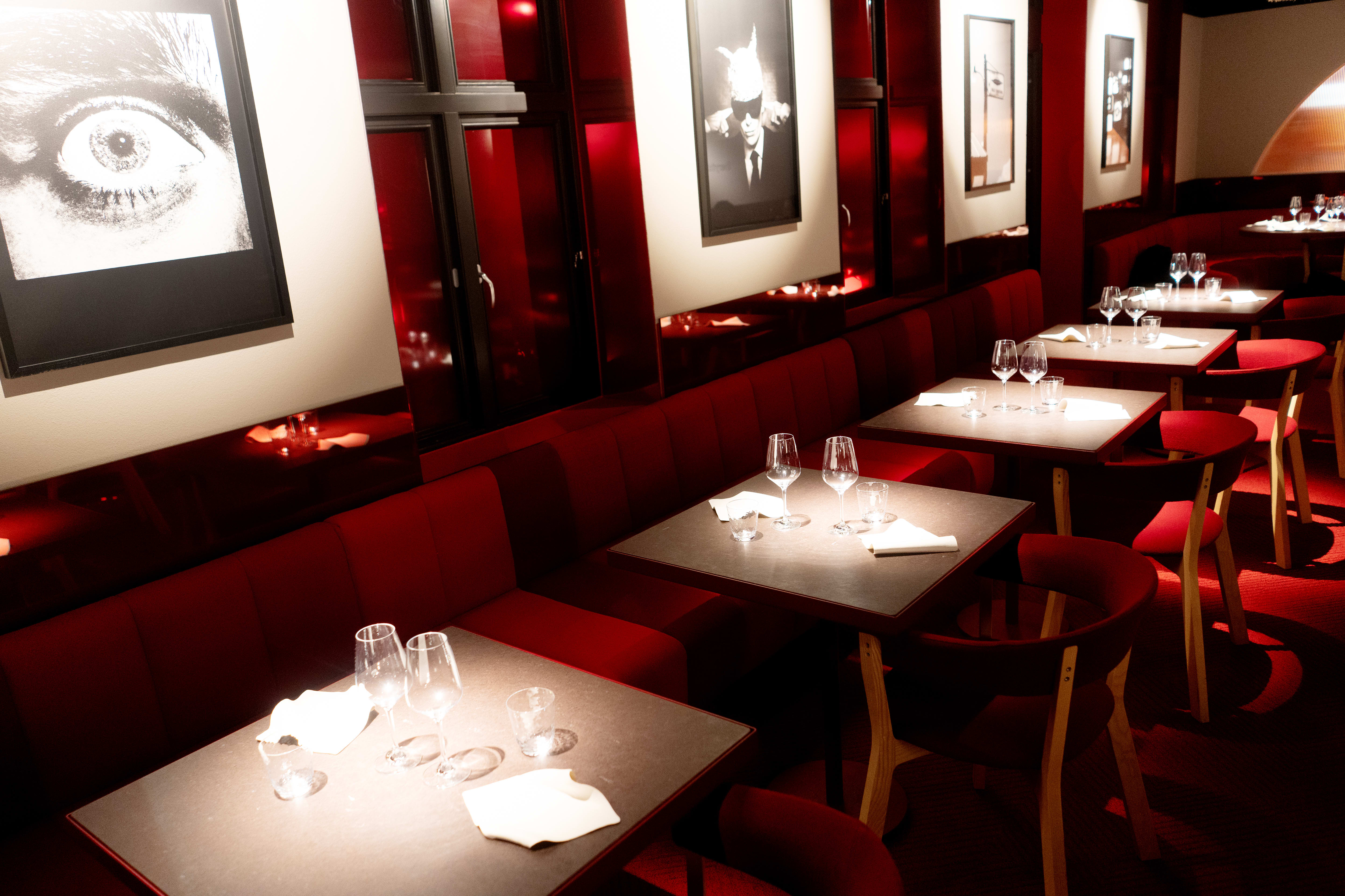 Bordet vårt vaklet, så vi spurte om å få et nytt. Beskjeden vi fikk var t alle bordene hadde samme produksjonsfeil. 