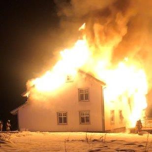 To mindreårige siktet etter brann på Rudshøgda