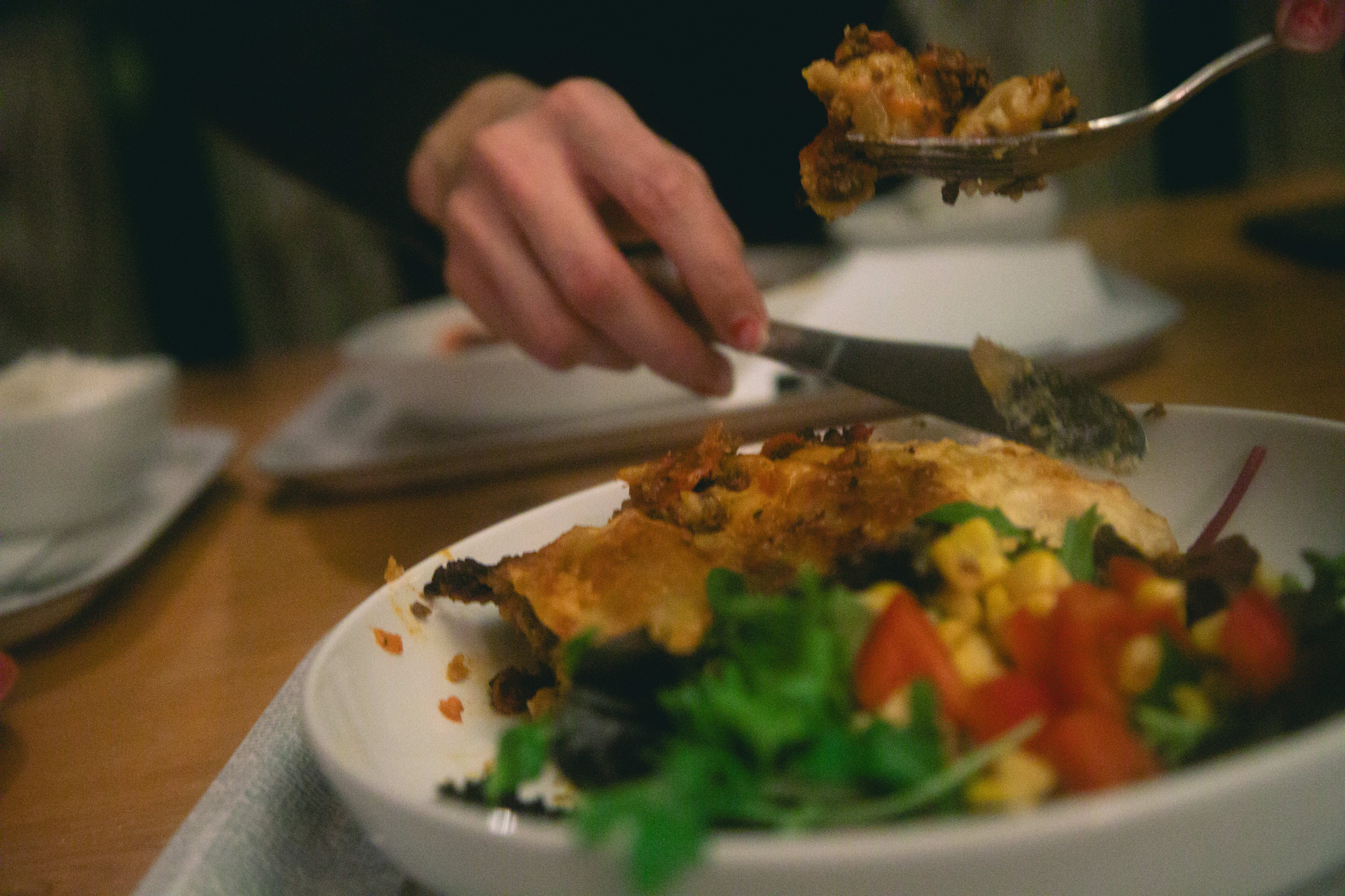 125 kroner for lasagne med salat er en god deal. 