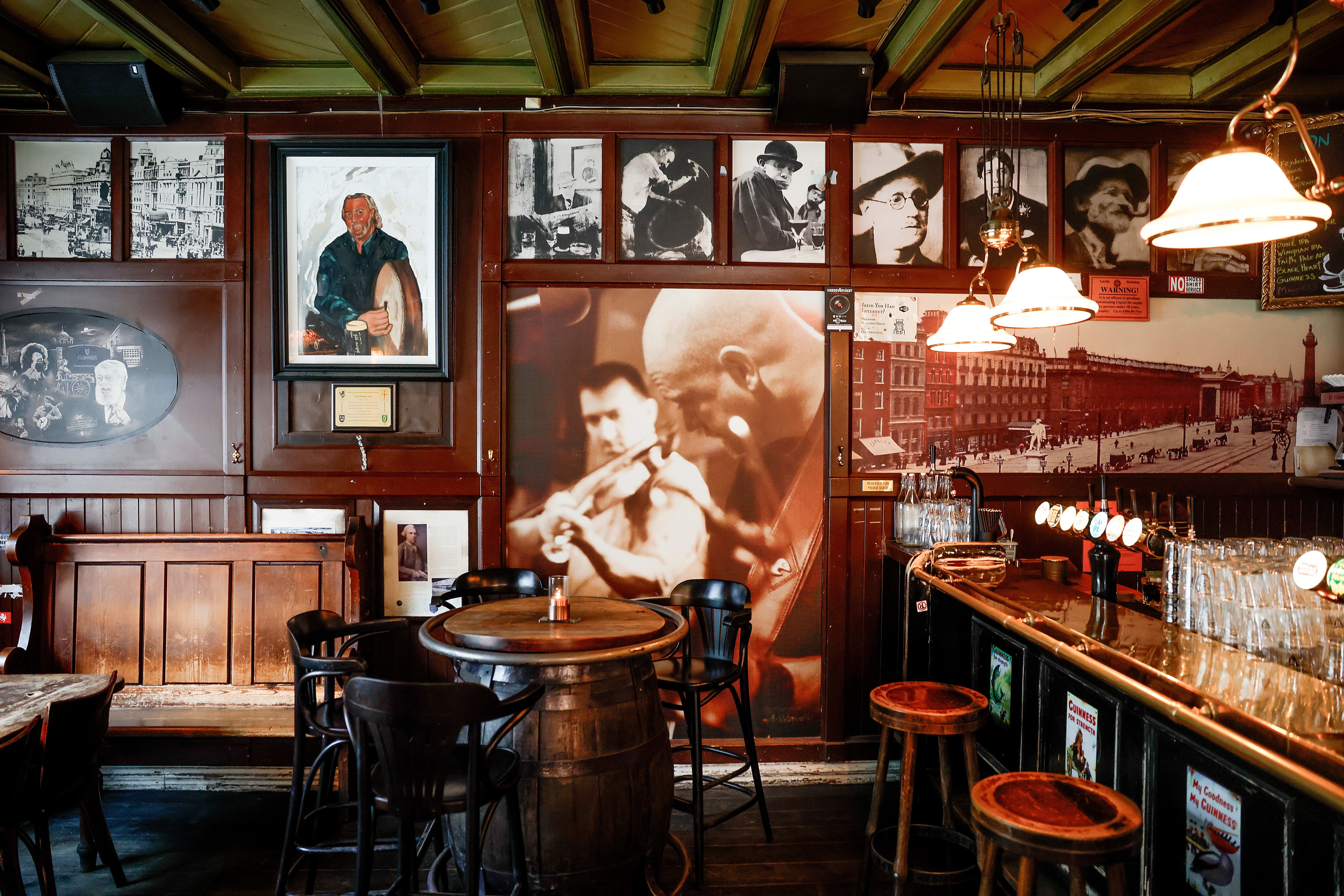 Inventaret på The Dubliner er ikke til å ta feil av. 