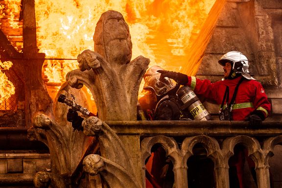 Hva gikk galt da Notre-Dame brant? Ny film gir noen svar.