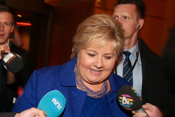 – Fire nye år! Erna Solberg ble møtt med jubel på Høyres valgvake