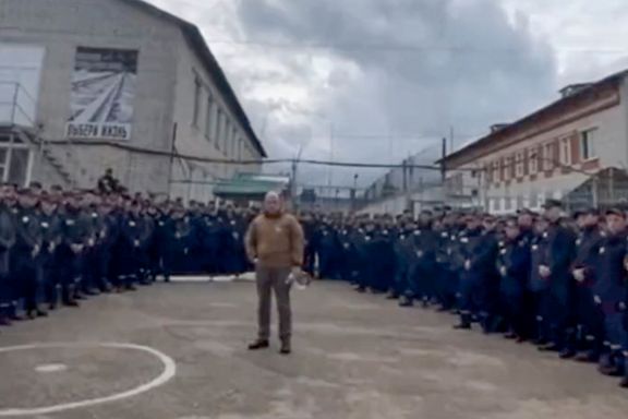 «Putins kokk» forsvarer rekruttering av soldater i fengsel: – Det er dem eller barna dine
