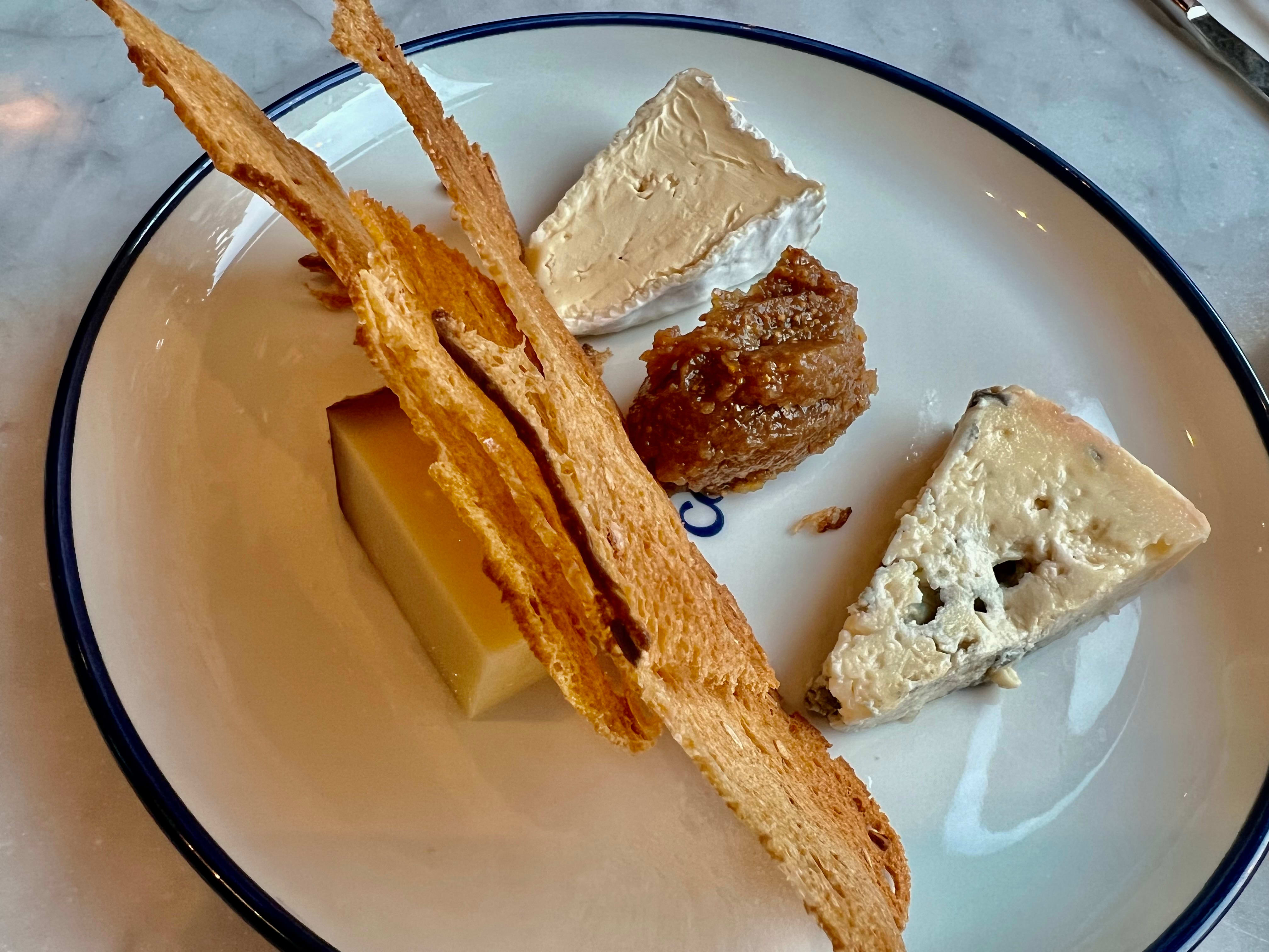 Deilige, franske oster. 