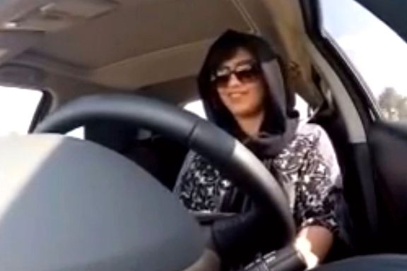 Nå skal det være lovlig for henne å kjøre bil i Saudi-Arabia. Likevel sitter hun arrestert. 