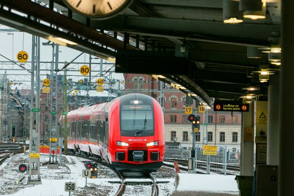 Kinesisk togkjempe tok over T-bane og tog rundt Stockholm. Så skulle de ta Oslo. I stedet hoppet de av.