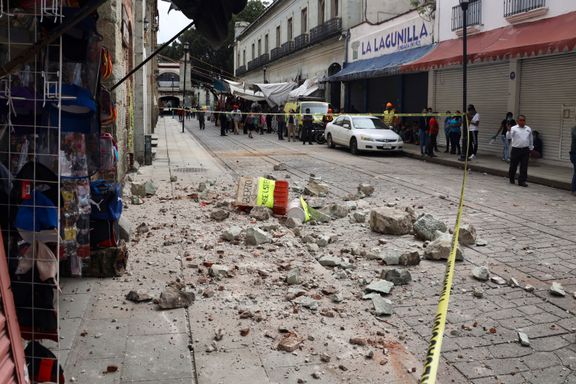 Tsunamivarsel etter kraftig jordskjelv i Mexico